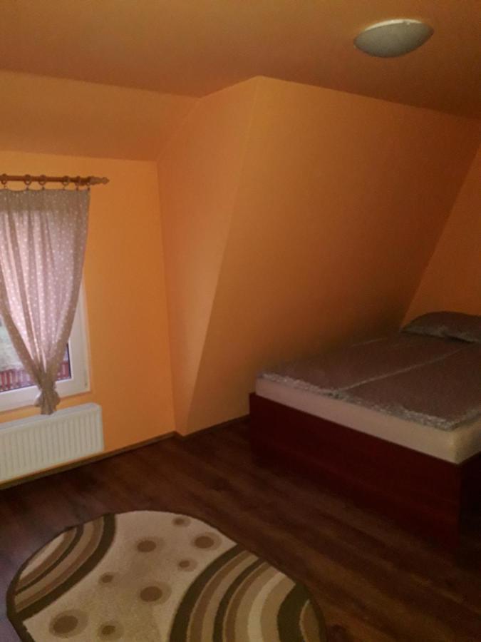 מלון Lăzarea Timi Kulcsoshaz מראה חיצוני תמונה